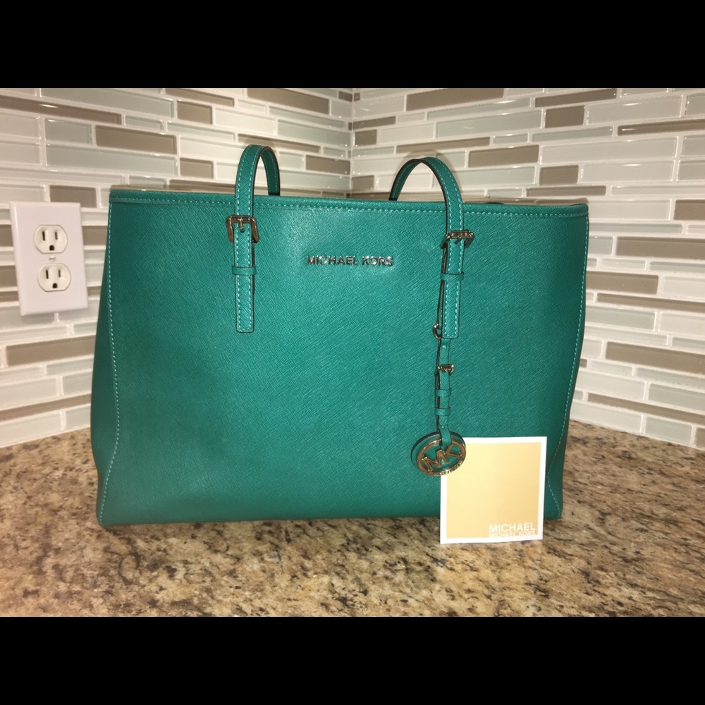 Michael Kors Jet Setter Tote